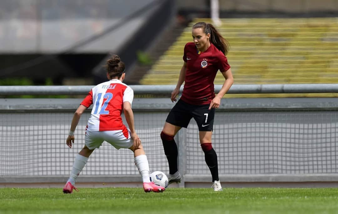 Sparta - Slavia 1:1 (0:0)

? Vyšly taktické tahy s prohozením obránkyň
? Gól byl zúročením tréninkového procesu
? Sparťanky dohrávaly v oslabení
? Pražská "S" mají vyrovnanou vzájemnou bilanci

Fotogalerie a reportáž z utkání na Sparta.cz

#acsparta #holkytaky #zenyfotbal #derby #1ligazen